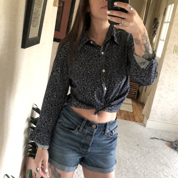 SOLD Gap Dainty Floral Button Down Cotton Long Sleeve - Picture 4 of 13